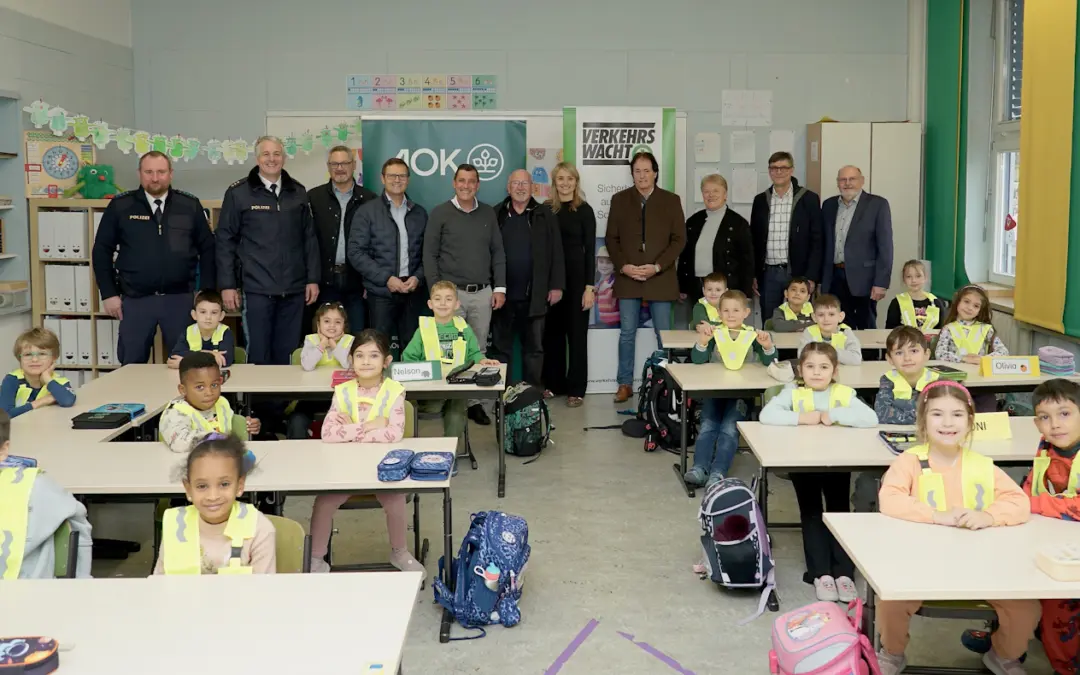 Sichtbarkeit verbessern – Sicherheit auf dem Schulweg mit den gelben Überwürfen
